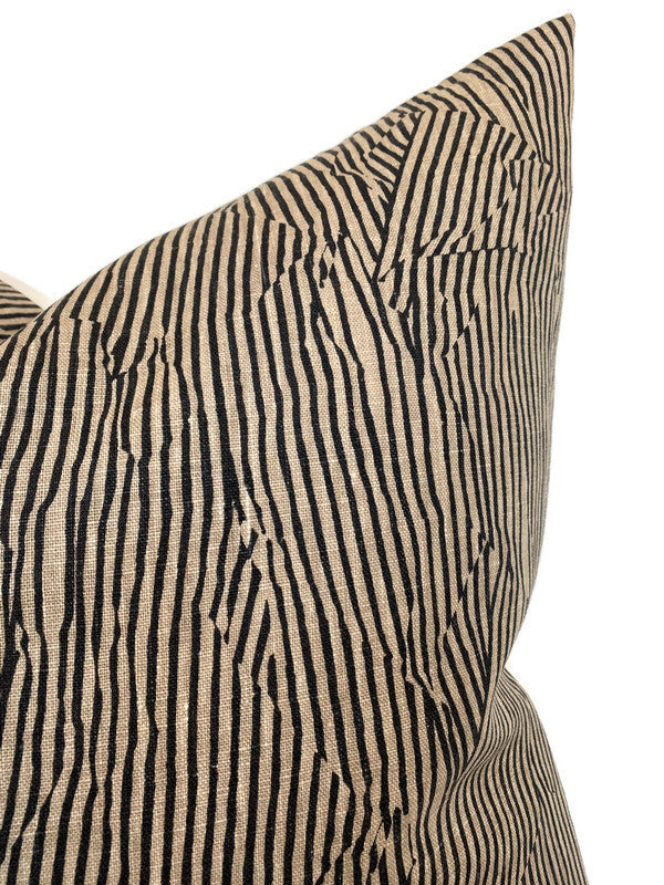 Kelly Wearstler Avant Pillow Cover in Linen Black